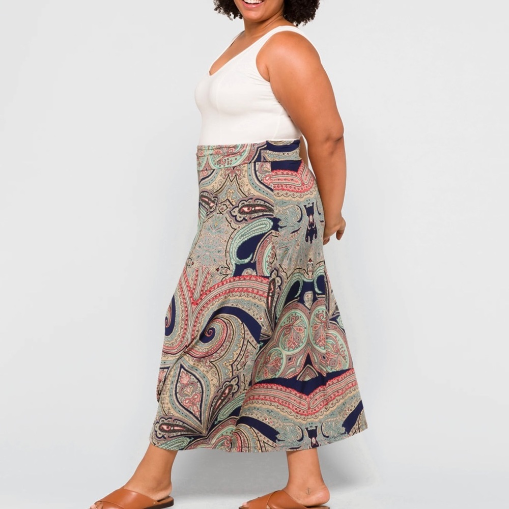 NWOT Paisley Maxi Skirt